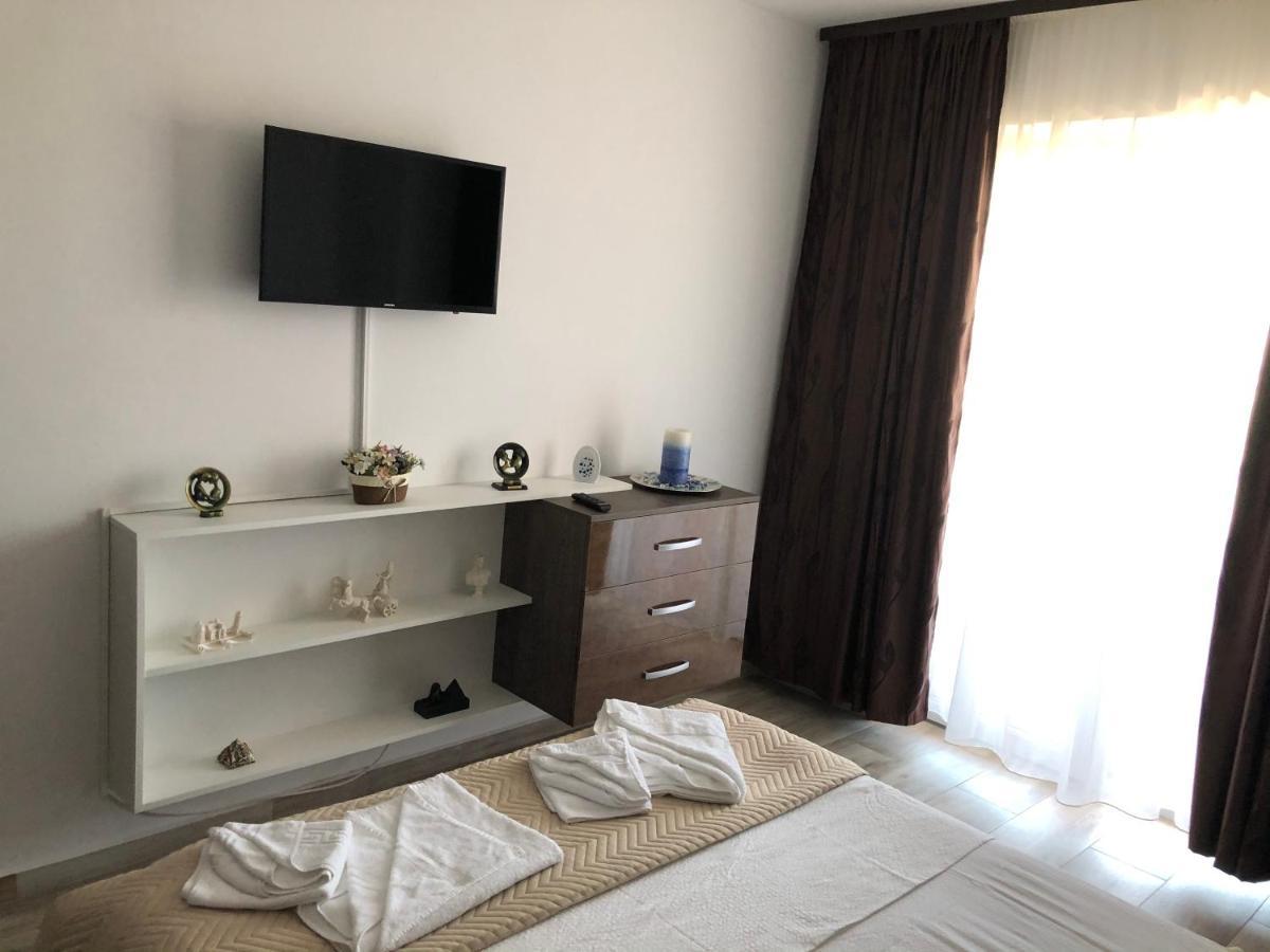 Lotus Northsea Apartment Mamaia Exteriör bild